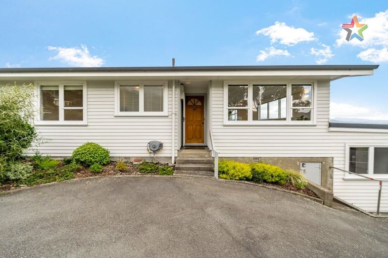 Photo of property in 4/30 London Road, Korokoro, Lower Hutt, 5012