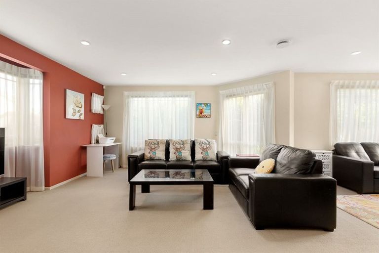 Photo of property in 25a Bluefin Way, West Harbour, Auckland, 0618