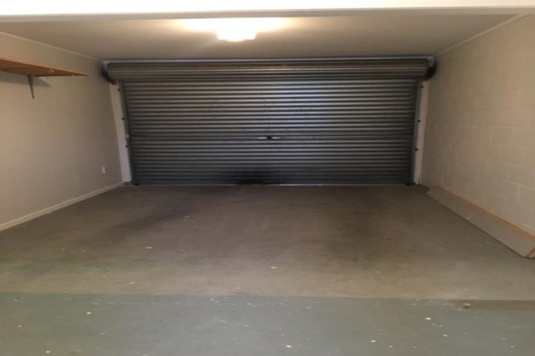 Photo of property in 6a Ballater Place, Highland Park, Auckland, 2010