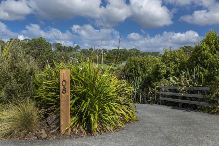 Photo of property in 108 Barrett Road, Riverhead, Albany, 0793