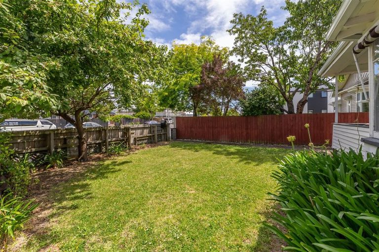 Photo of property in 1/44 Hills Road, Edgeware, Christchurch, 8013