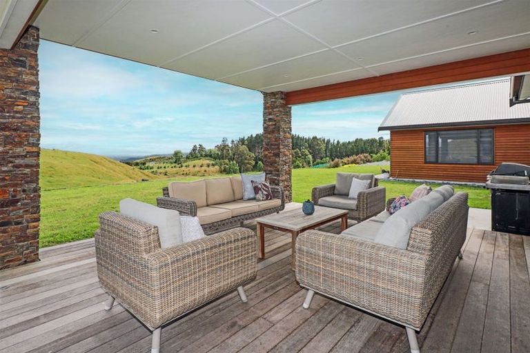 Photo of property in 89 Matarua Rise, Waimarama, Havelock North, 4294