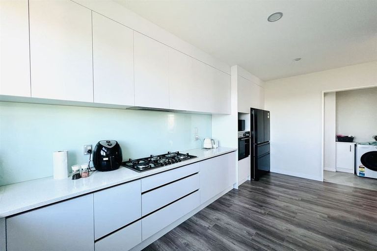 Photo of property in 1 Nephrite Lane, Henderson, Auckland, 0610