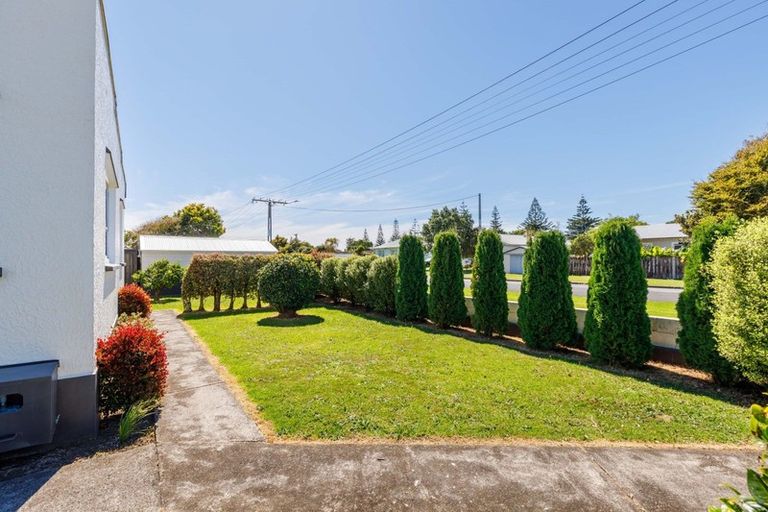 Photo of property in 6 High Street West, Waitara, 4320