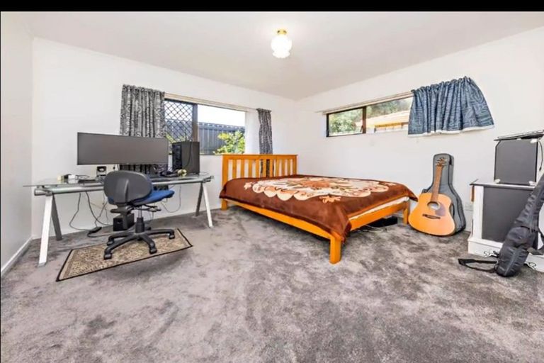 Photo of property in 2/69 Victoria Road, Papatoetoe, Auckland, 2025
