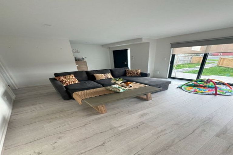 Photo of property in 7b Poruru Close, Papakura, 2110