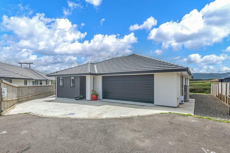 Photo of property in 42 Silicon Way, Fitzherbert, Palmerston North, 4410
