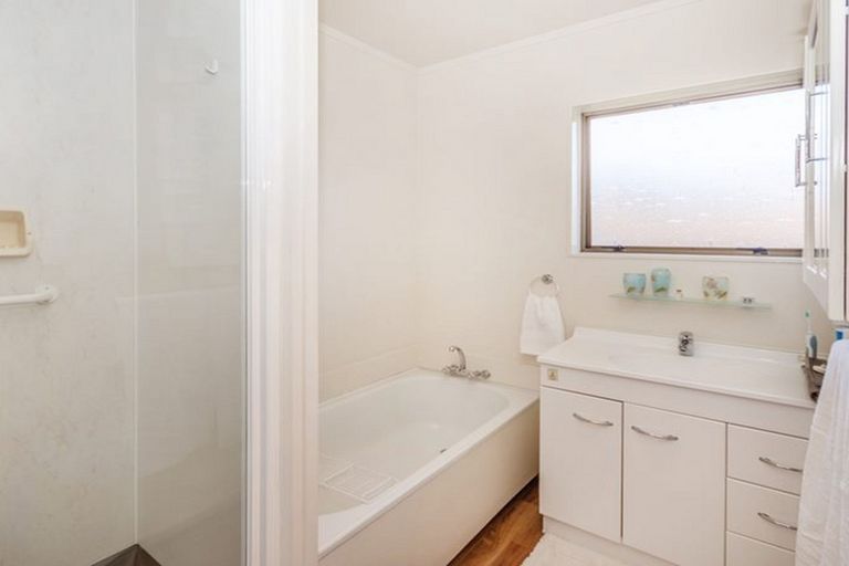 Photo of property in 4a Sunshine Place, Papakura, 2110