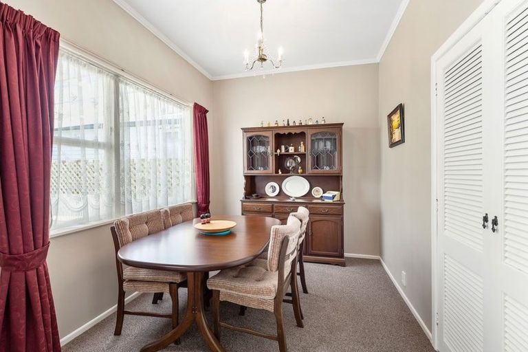 Photo of property in 61 Tauhinu Road, Miramar, Wellington, 6022