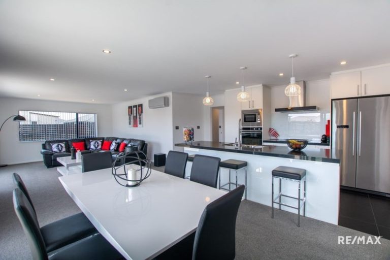 Photo of property in 18 Naeo Close, Papamoa Beach, Papamoa, 3118