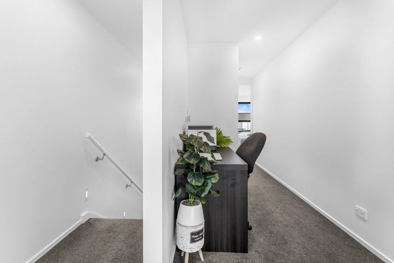 Photo of property in 24 Grey Way, Russley, Christchurch, 8042