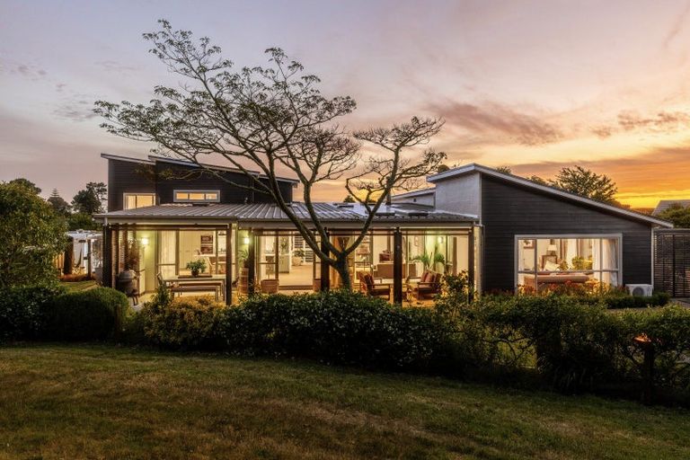 Photo of property in 12 Cotswolds Close, Otamatea, Whanganui, 4500