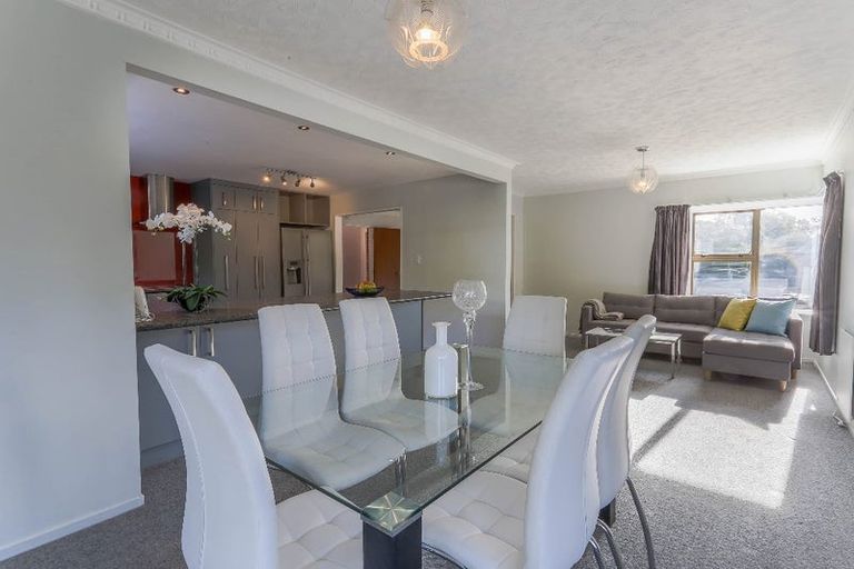 Photo of property in 92 Clyde Road, Ilam, Christchurch, 8041