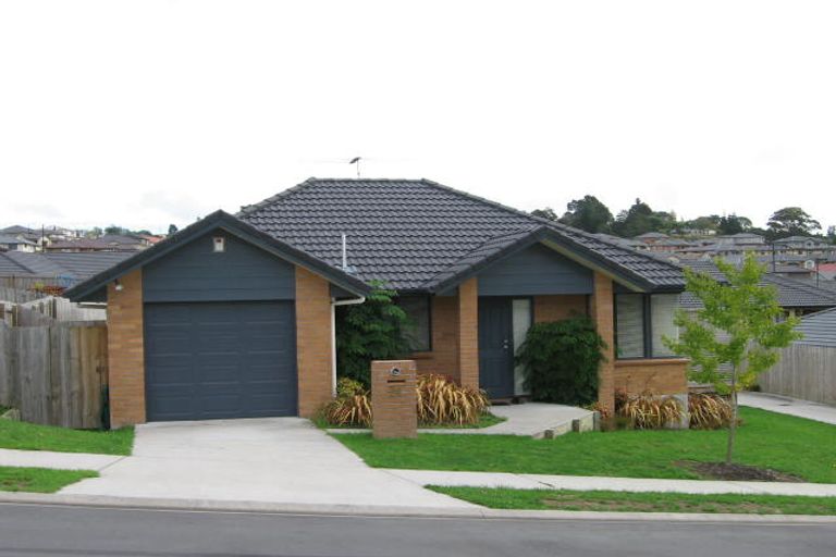 Photo of property in 24 Toledo Avenue, Henderson, Auckland, 0612