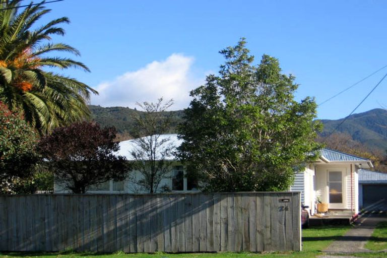 Photo of property in 24 Daniell Street, Featherston, 5710