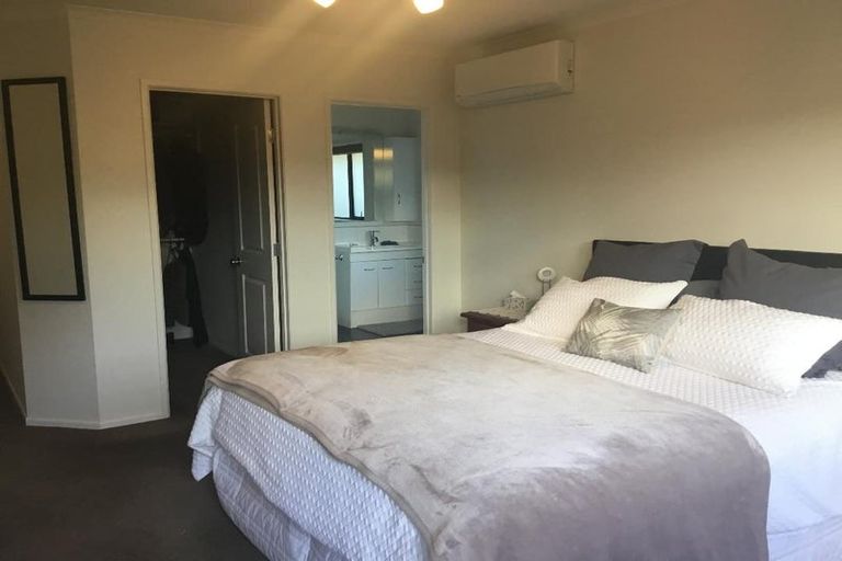 Photo of property in 28 Redwood Crescent, Hurdon, New Plymouth, 4310