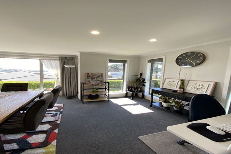 Photo of property in 6 Ken Douglas Drive, Aotea, Porirua, 5024