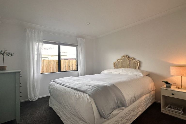 Photo of property in 8 Woodfield Place, Parkvale, Hastings, 4122