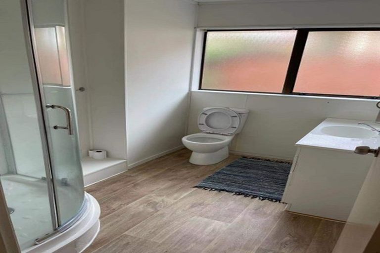 Photo of property in 13 Ciprian Place, Henderson, Auckland, 0612