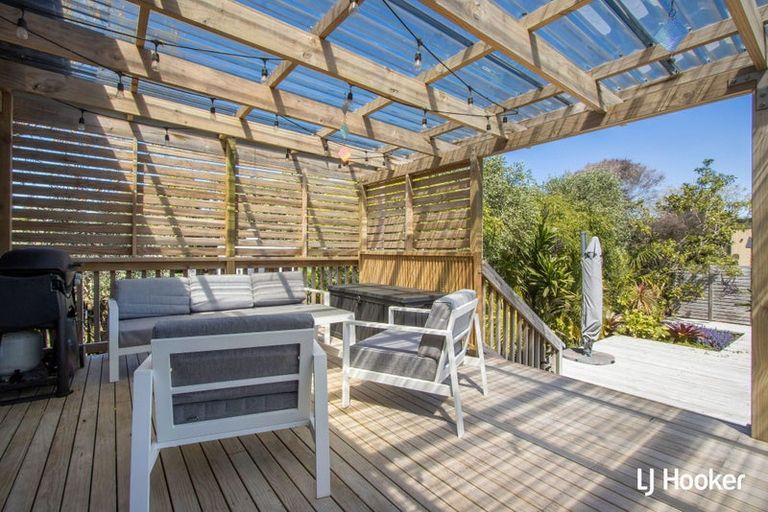 Photo of property in 44 Hillview Road, Waihi Beach, 3611