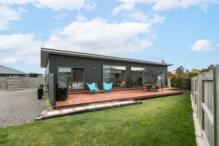 Photo of property in 18 Dee Street, Otane, 4202