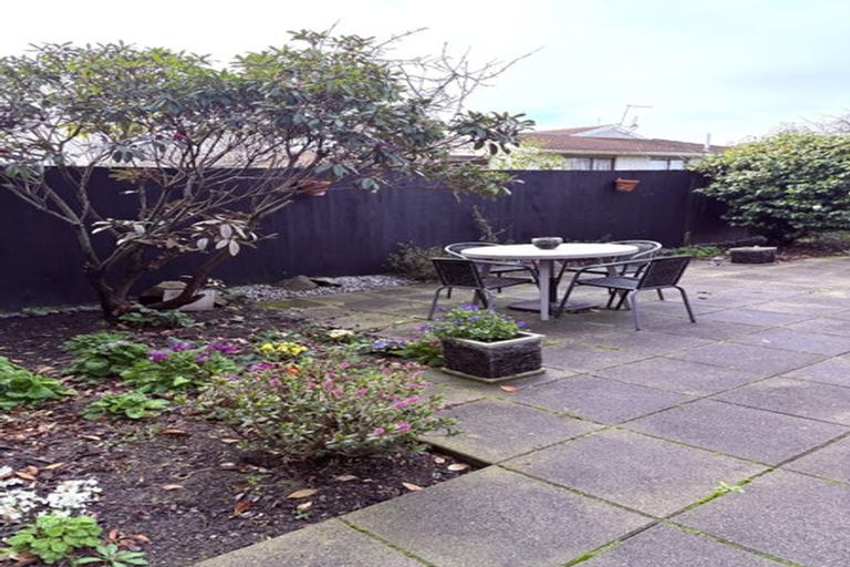 Photo of property in 2/10 Argo Place, Casebrook, Christchurch, 8051