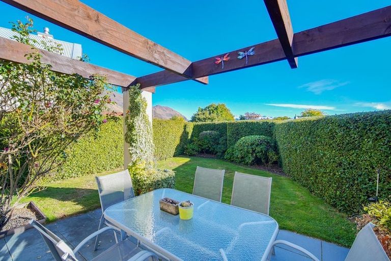 Photo of property in 9 Meadowbrook Place, Wanaka, 9305