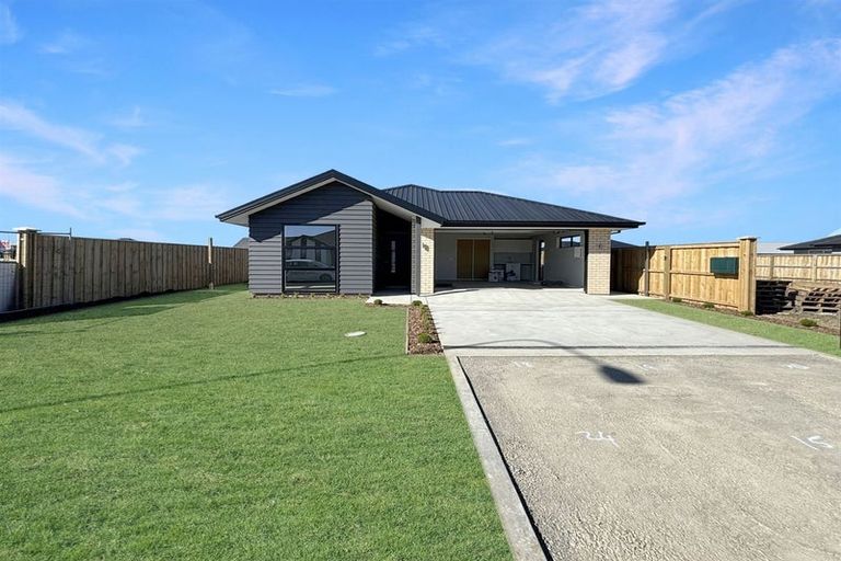 Photo of property in 15 Busby Way, Rolleston, 7614