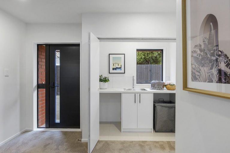 Photo of property in 2/49 Searells Road, Strowan, Christchurch, 8052