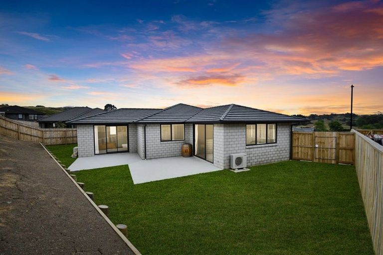 Photo of property in 14 Harris Place, Pokeno, 2402