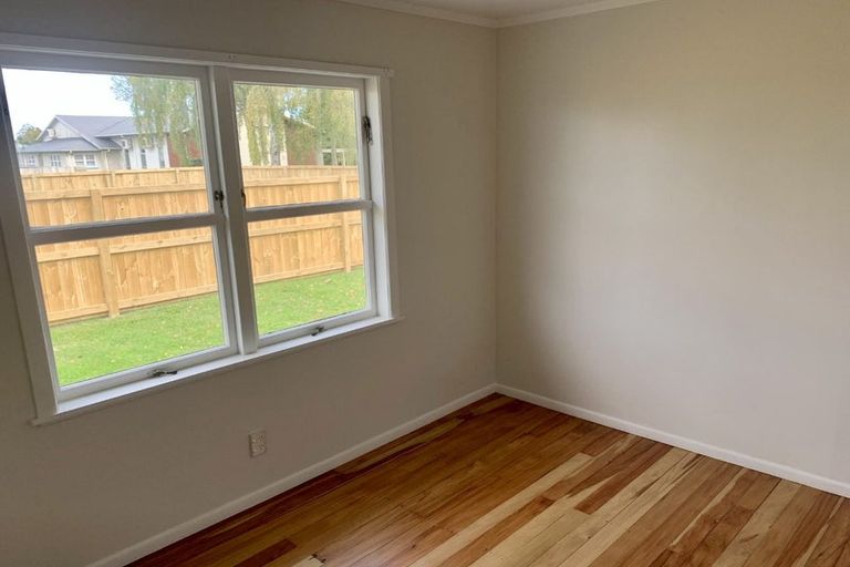 Photo of property in 1 Saint Lukes Place, Bader, Hamilton, 3206