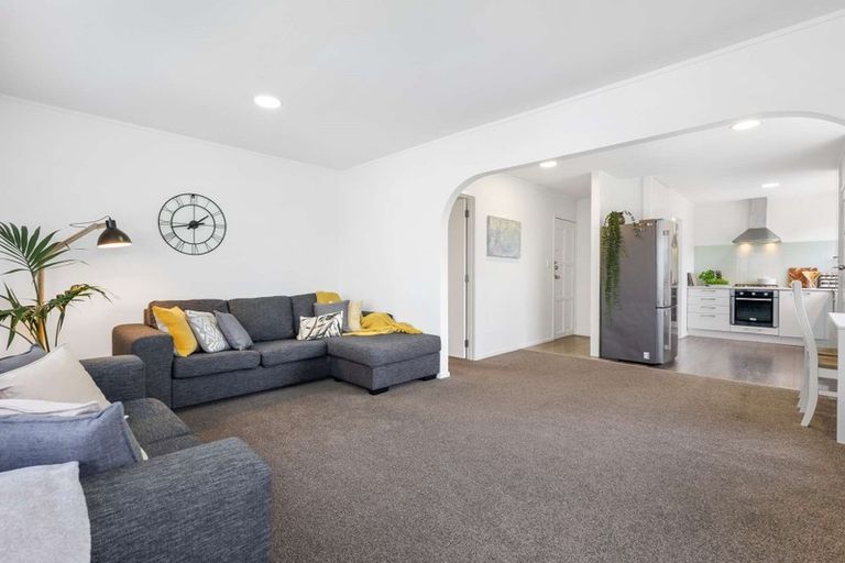 Photo of property in 2/181 Rangatira Road, Beach Haven, Auckland, 0626