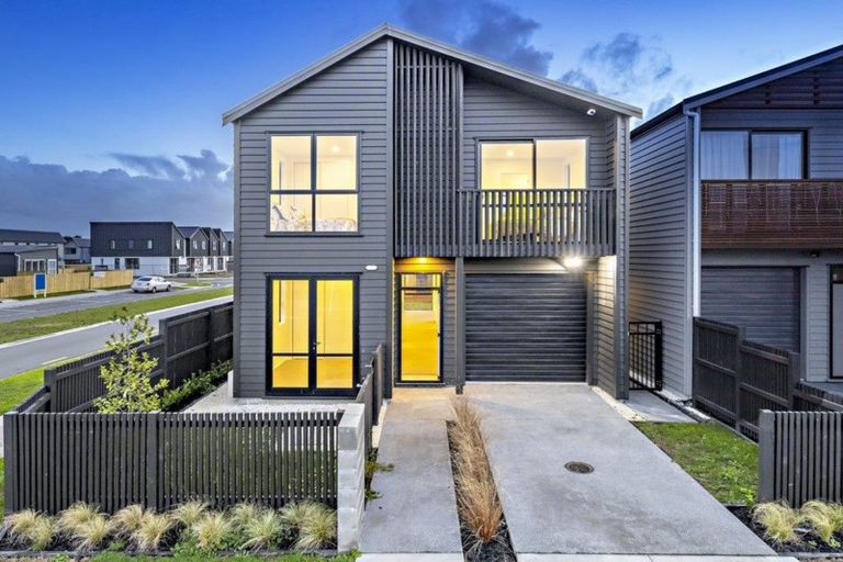 Photo of property in 22 Courage Road, Papakura, 2110