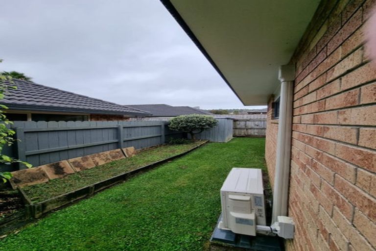 Photo of property in 55 Newbliss Crescent, East Tamaki Heights, Auckland, 2016