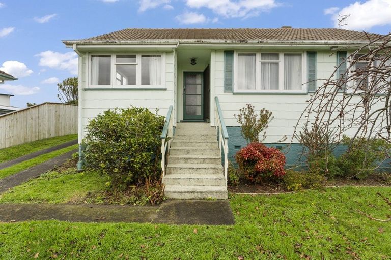 Photo of property in 27 Ashford Avenue, Hokowhitu, Palmerston North, 4410