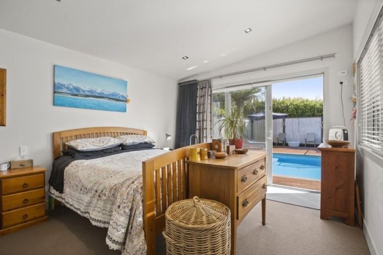 Photo of property in 28 Rothesay Bay Road, Rothesay Bay, Auckland, 0630