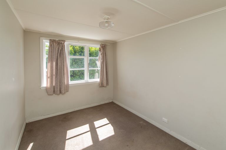 Photo of property in 9 Wilmot Street, Northcote, Christchurch, 8052