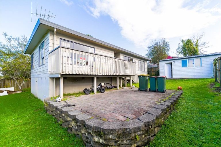 Photo of property in 2/73 Etherton Drive, Weymouth, Auckland, 2103