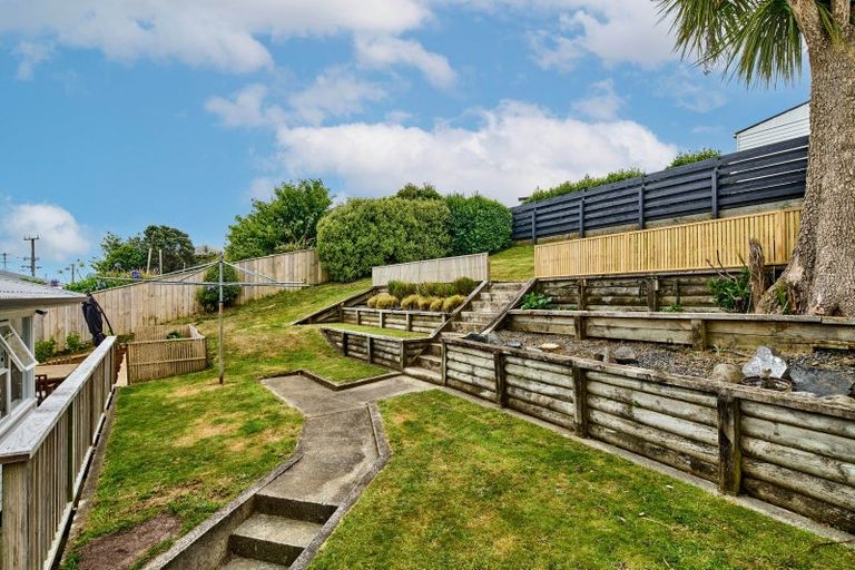 Photo of property in 20 Baylands Drive, Newlands, Wellington, 6037