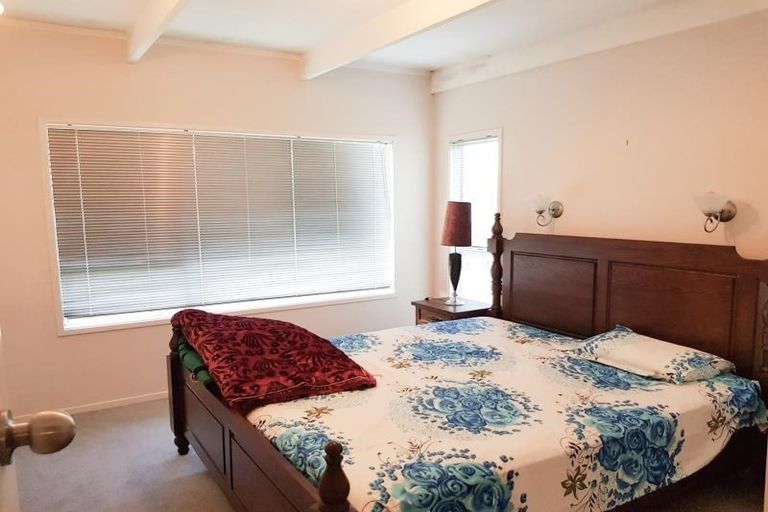 Photo of property in 2/12 King Richard Place, Browns Bay, Auckland, 0630