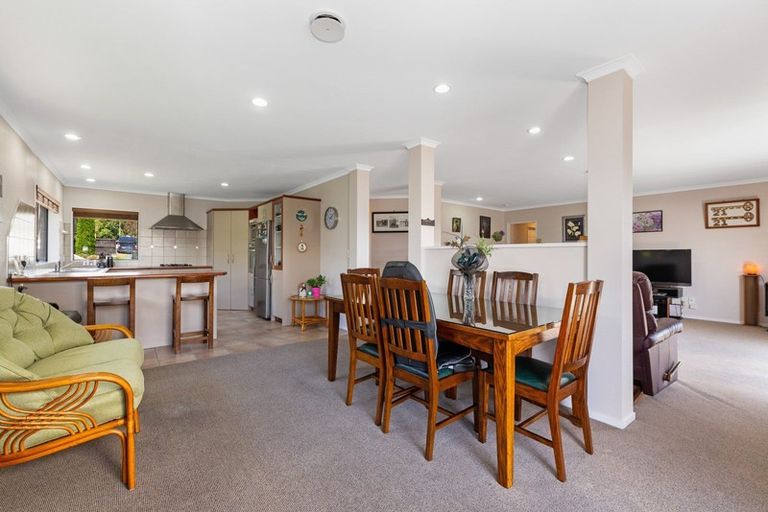 Photo of property in 10 Owhatiura Drive, Lynmore, Rotorua, 3010