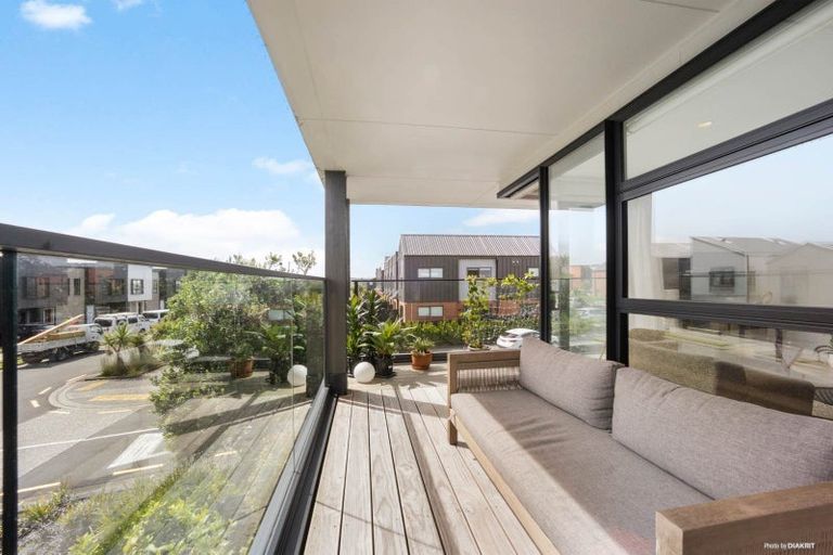 Photo of property in 3/2 Sioux Road, Hobsonville, Auckland, 0616