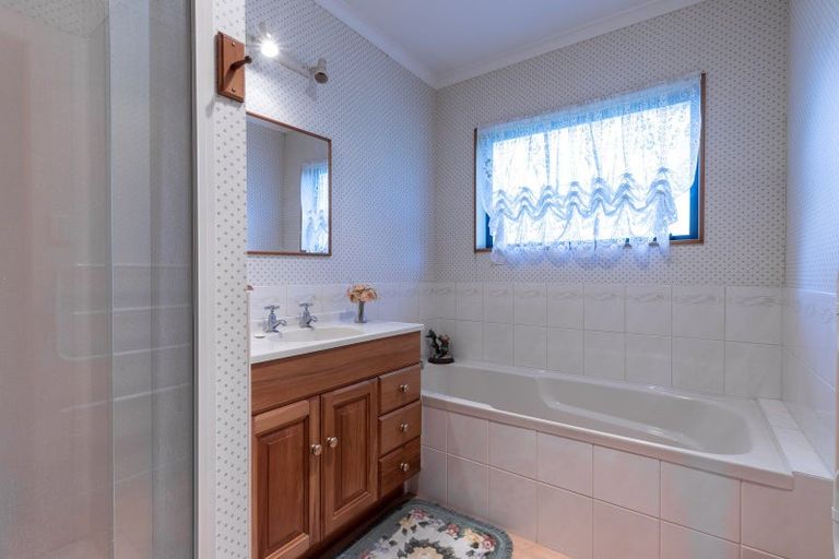 Photo of property in 1 Curnow Place, Leamington, Cambridge, 3432