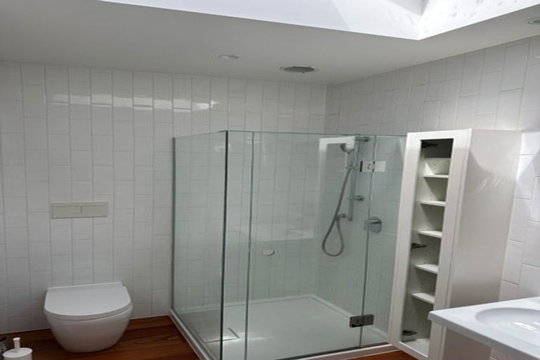 Photo of property in 16 Aramoana Avenue, Devonport, Auckland, 0624