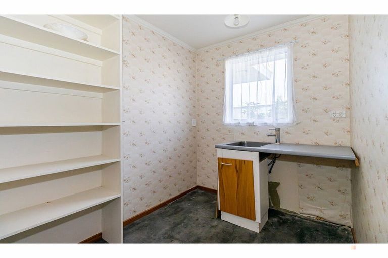 Photo of property in 19 Timaru Road, Waimate, 7924