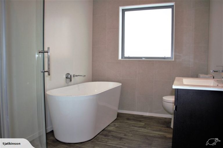 Photo of property in 4 Seagrass Place, Otaki Beach, Otaki, 5512