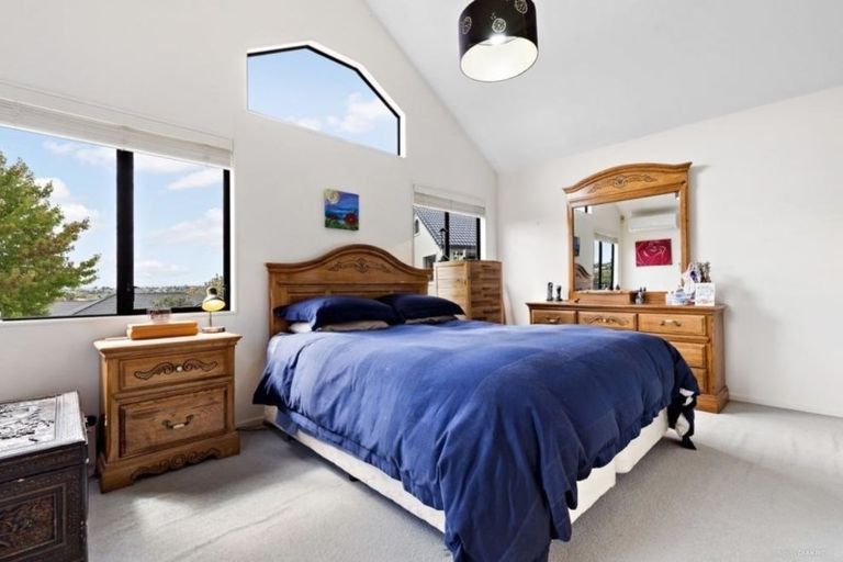 Photo of property in 23 Kerlin Crescent, West Harbour, Auckland, 0618