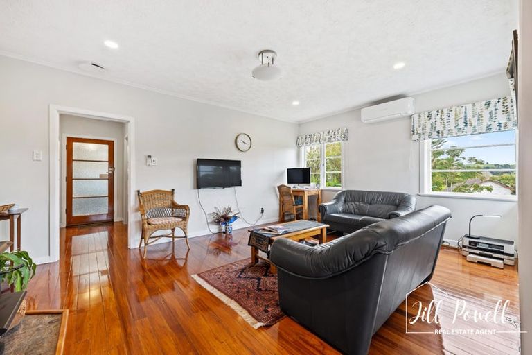 Photo of property in 13 View Street, Maungaturoto, 0520