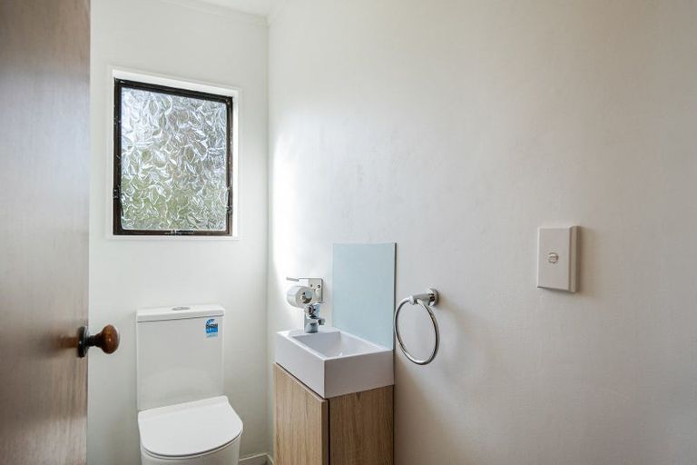 Photo of property in 6 Kawiu Road, Levin, 5510