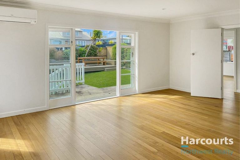 Photo of property in 11 Kamara Road, Glen Eden, Auckland, 0602